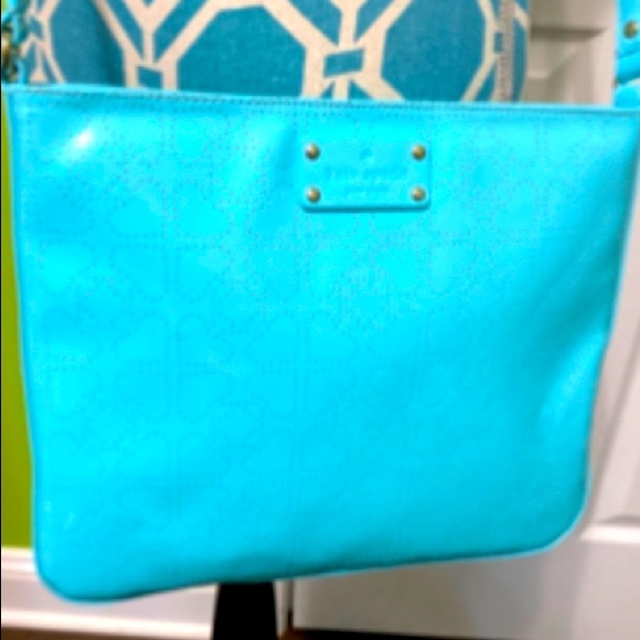 kate spade Handbags - Kate spade large crossbody